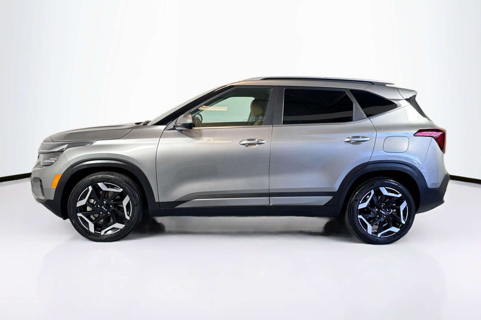 Used 2024 Kia Seltos SX image 8