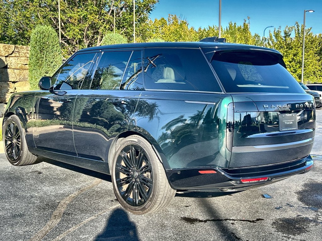 Certified 2025 Land Rover Range Rover SE AWD/4WD image 3