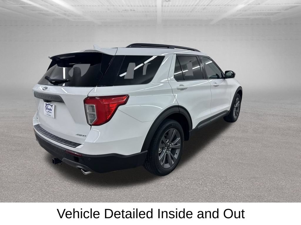 Used 2024 Ford Explorer XLT w/ Equipment Group 202A AWD/4WD image 13