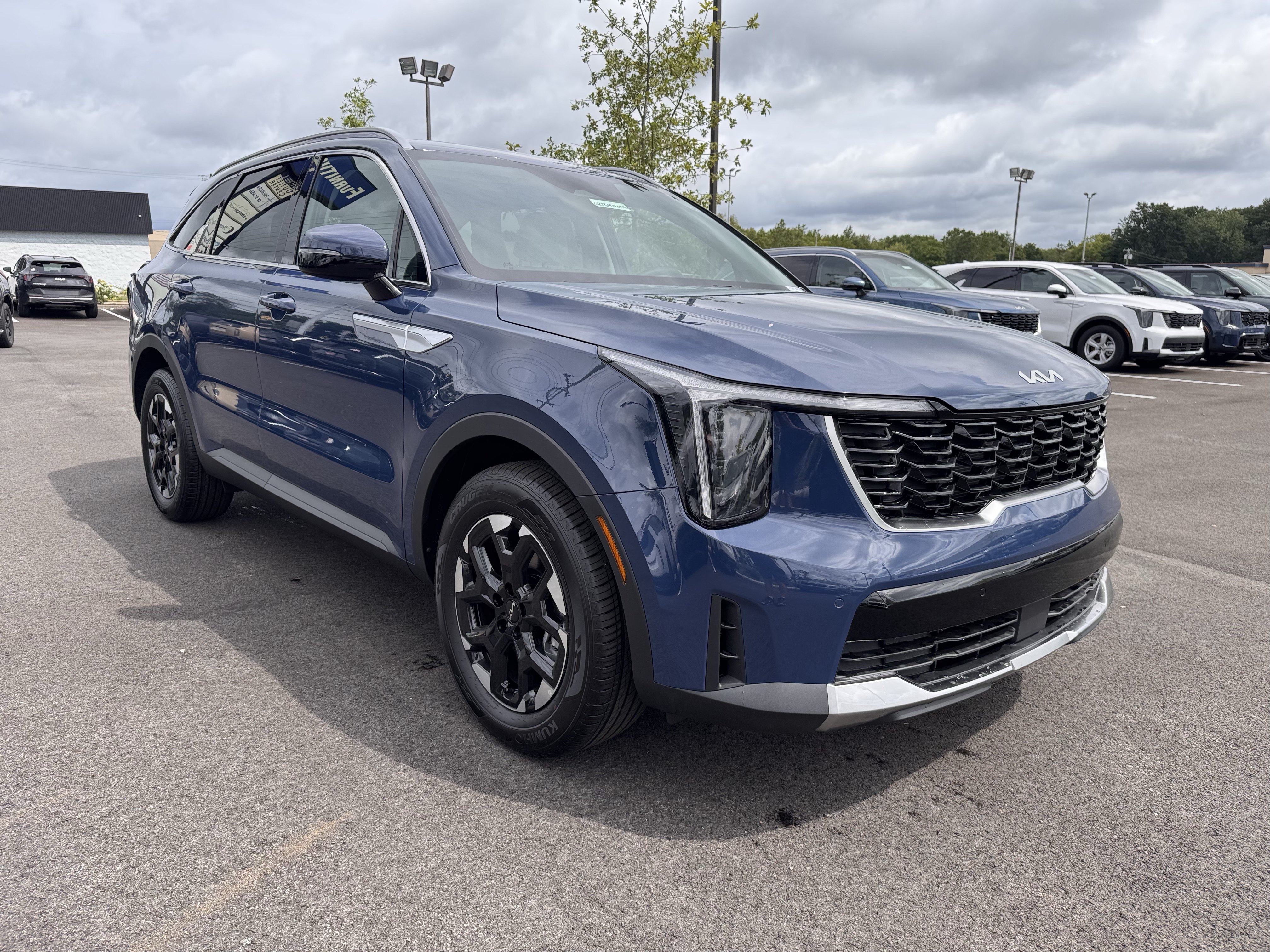 New 2026 Kia Sorento S FWD image 3