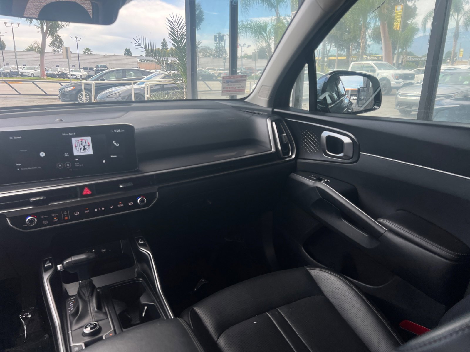 Used 2025 Kia Sorento S w/ Panoramic Sunroof Package FWD image 22