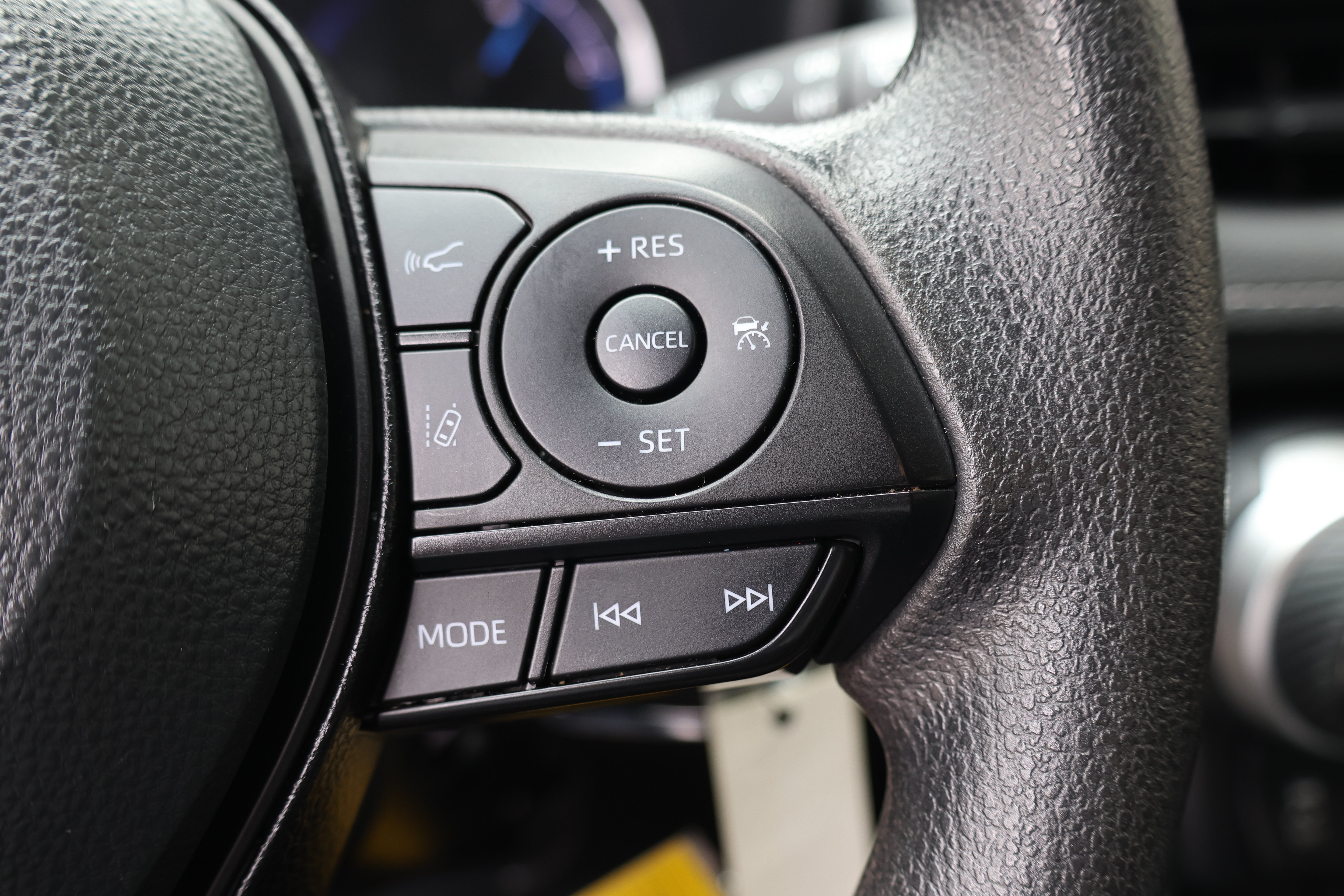 Used 2025 Toyota RAV4 LE AWD/4WD image 26