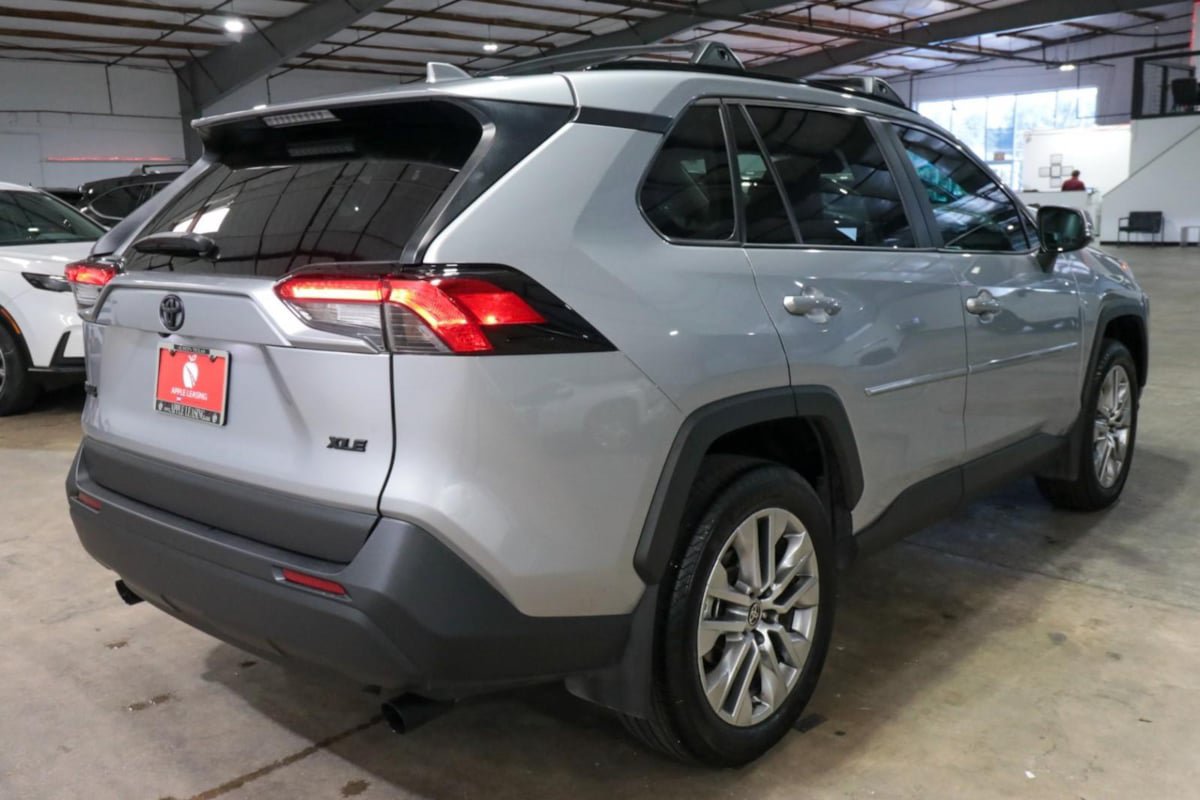 Used 2025 Toyota RAV4 XLE Premium FWD image 7