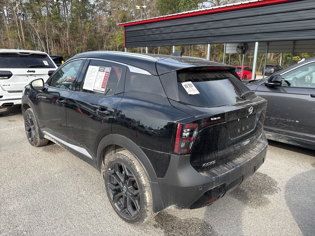 Used 2025 Nissan Kicks SR image 4