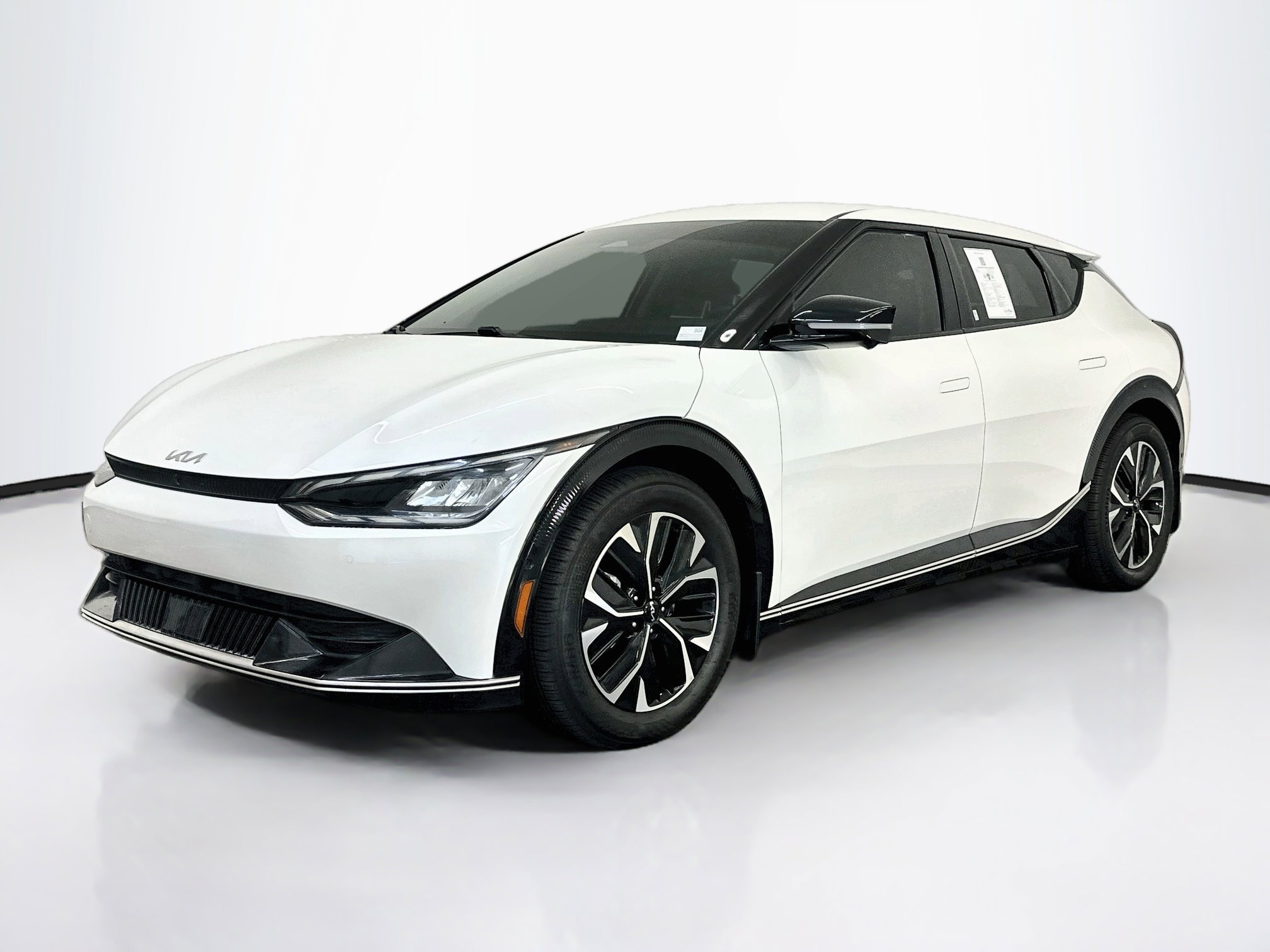 Used 2023 Kia EV6 Wind w/ Wind Technology Package AWD/4WD image 3