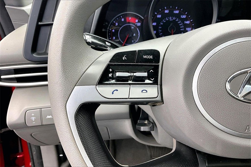 Used 2023 Hyundai Elantra SEL image 18