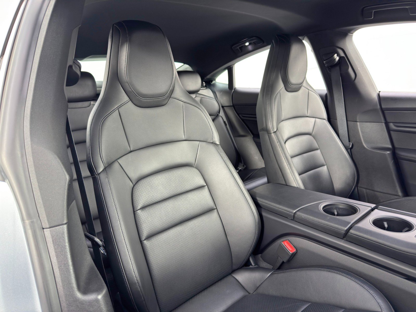 Used 2021 Porsche Taycan image 36