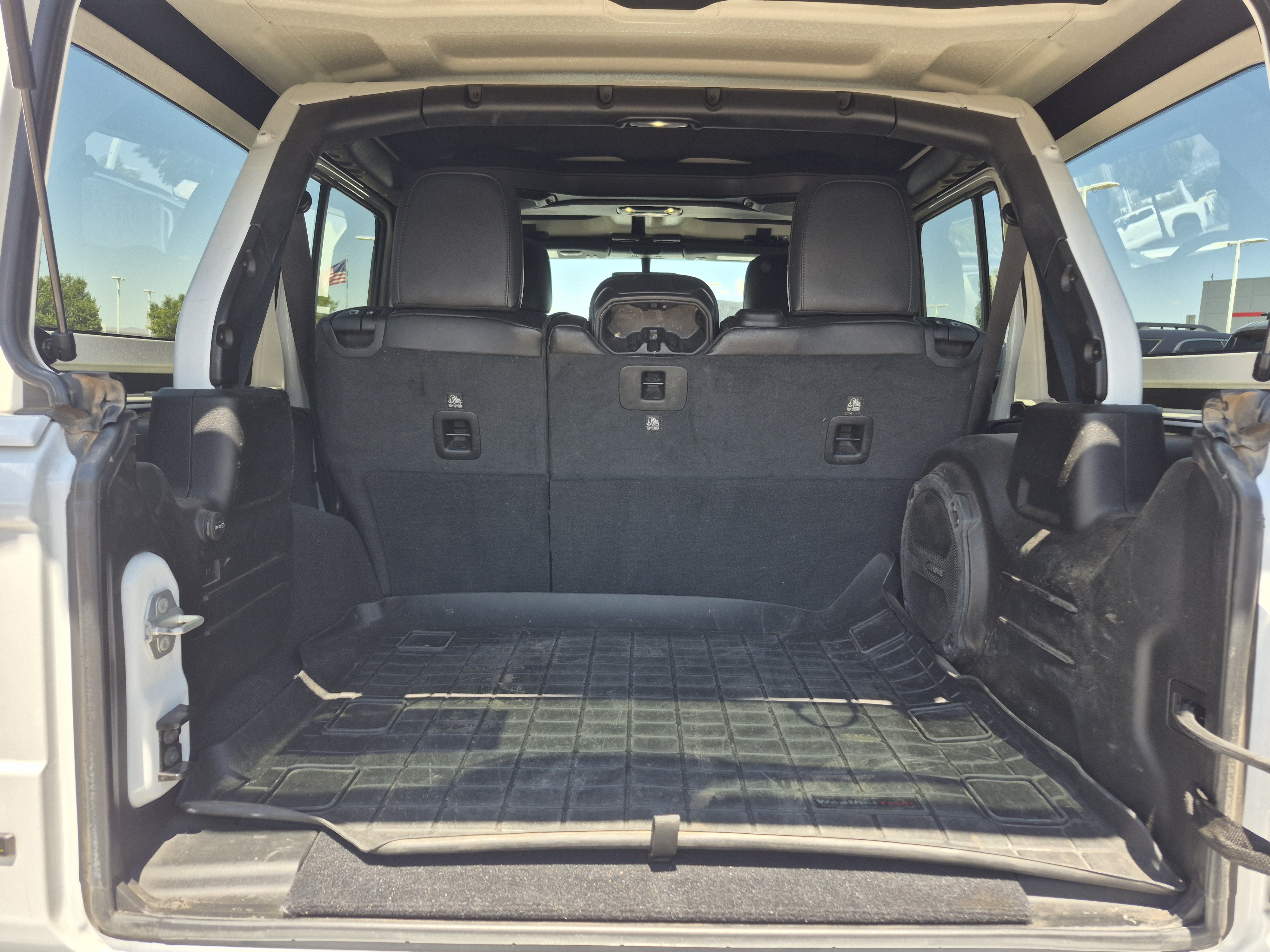 Used 2021 Jeep Wrangler Unlimited Sahara AWD/4WD image 20