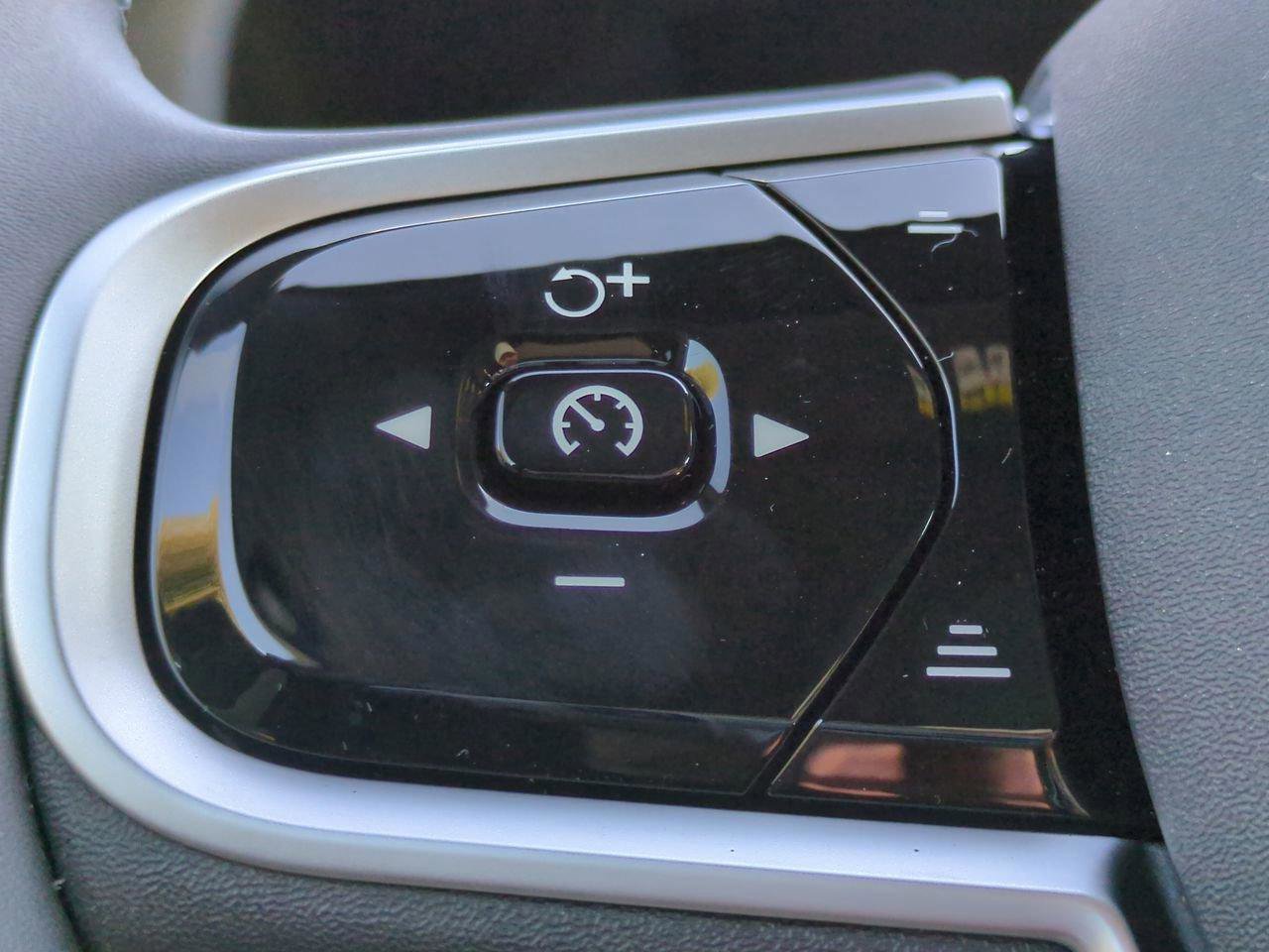 New 2026 Volvo XC60 T8 Plus image 21