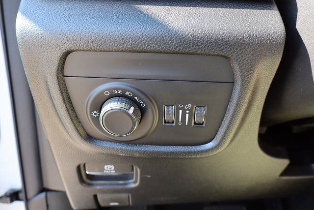 New 2026 Jeep Grand Cherokee Laredo image 12