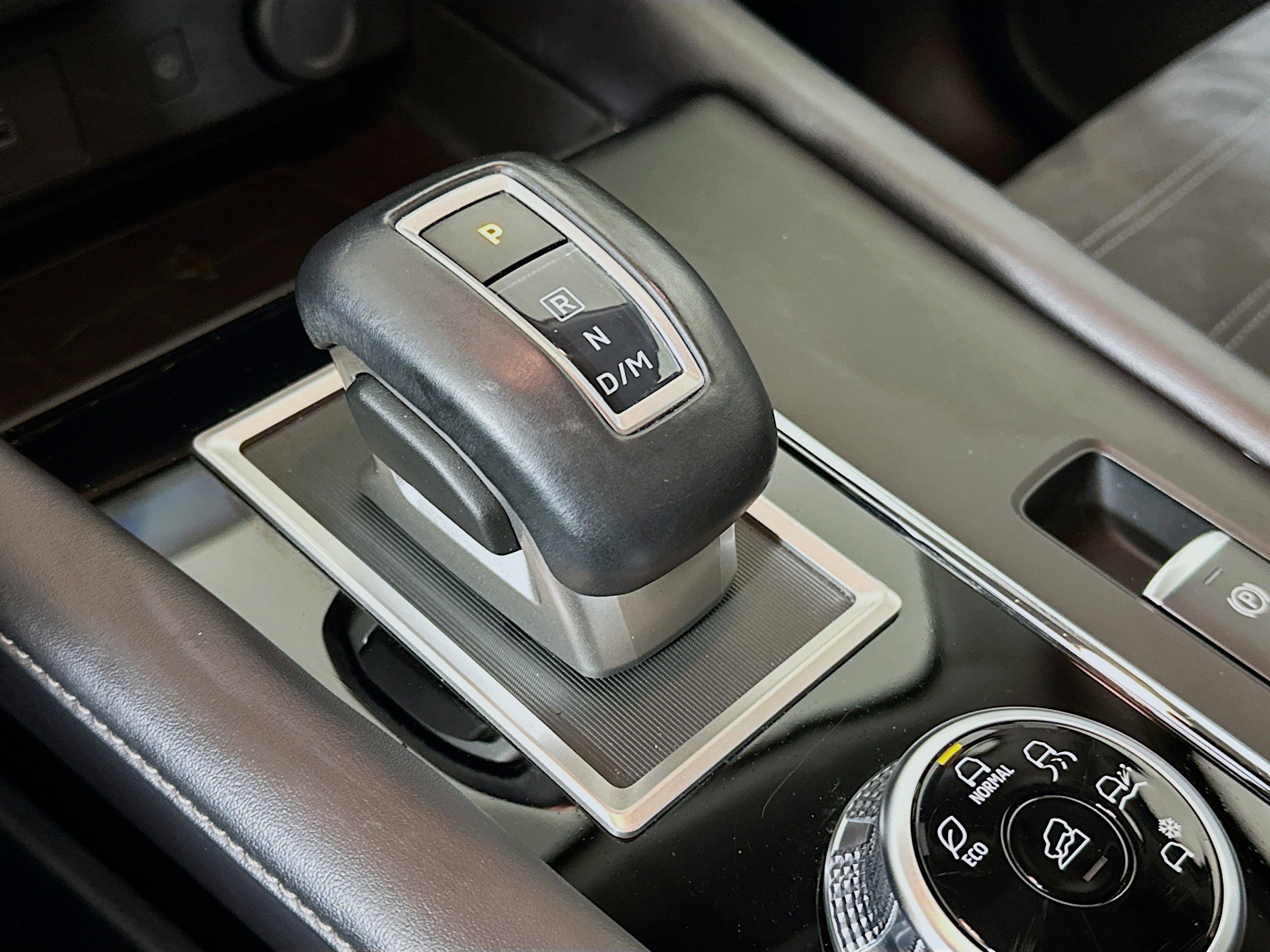 Used 2024 Mitsubishi Outlander SE image 25