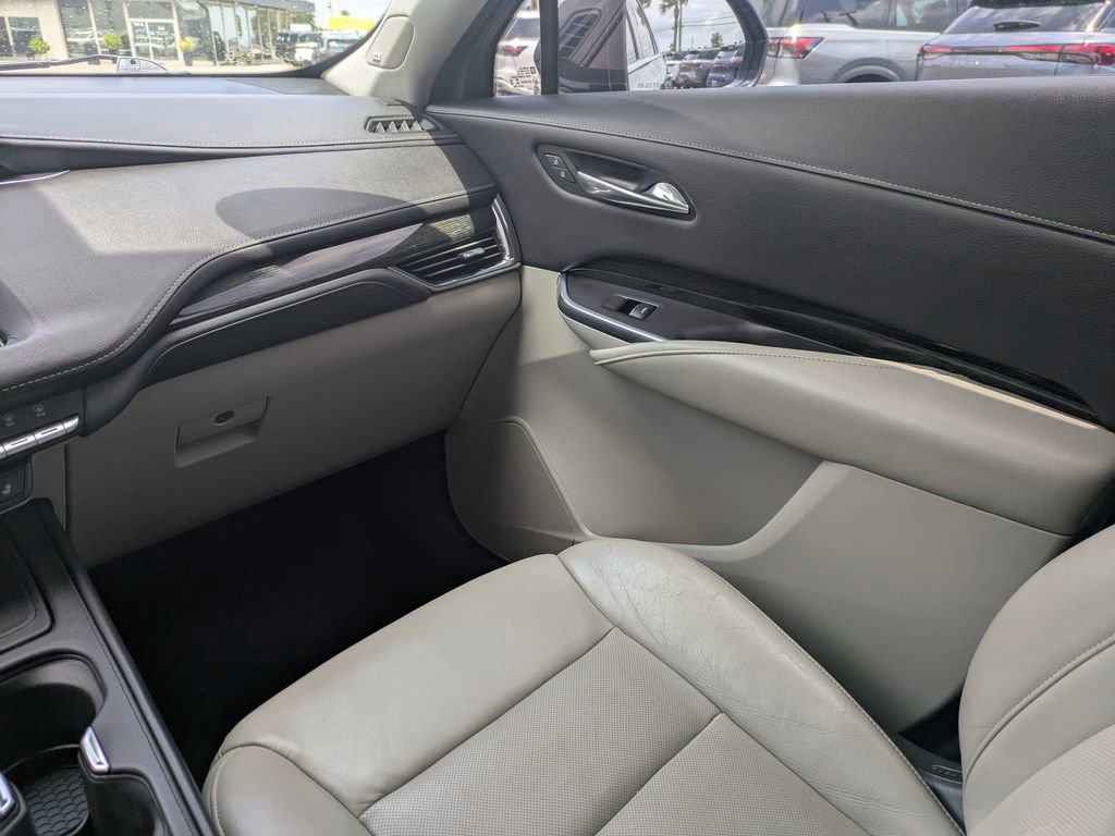 Used 2019 Cadillac XT4 Premium Luxury FWD image 18