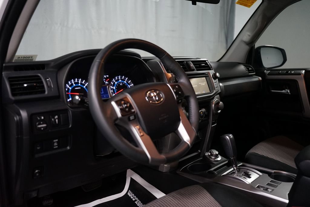 Used 2019 Toyota 4Runner SR5 AWD/4WD image 7