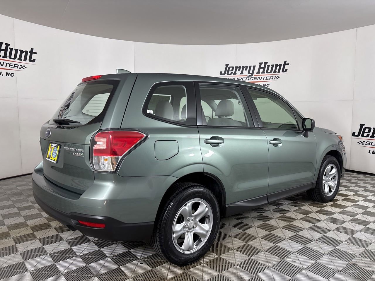 Used 2017 Subaru Forester 2.5i image 6