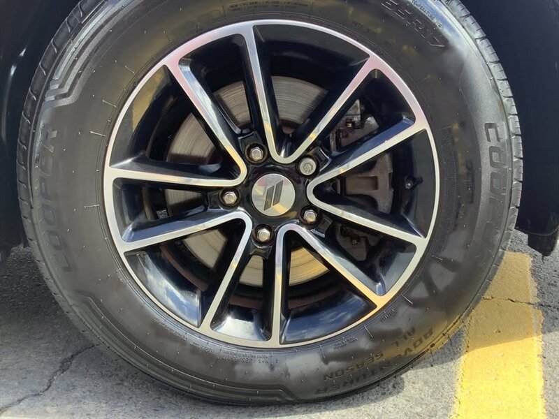 Used 2018 Dodge Journey SE w/ Connectivity Group FWD image 17