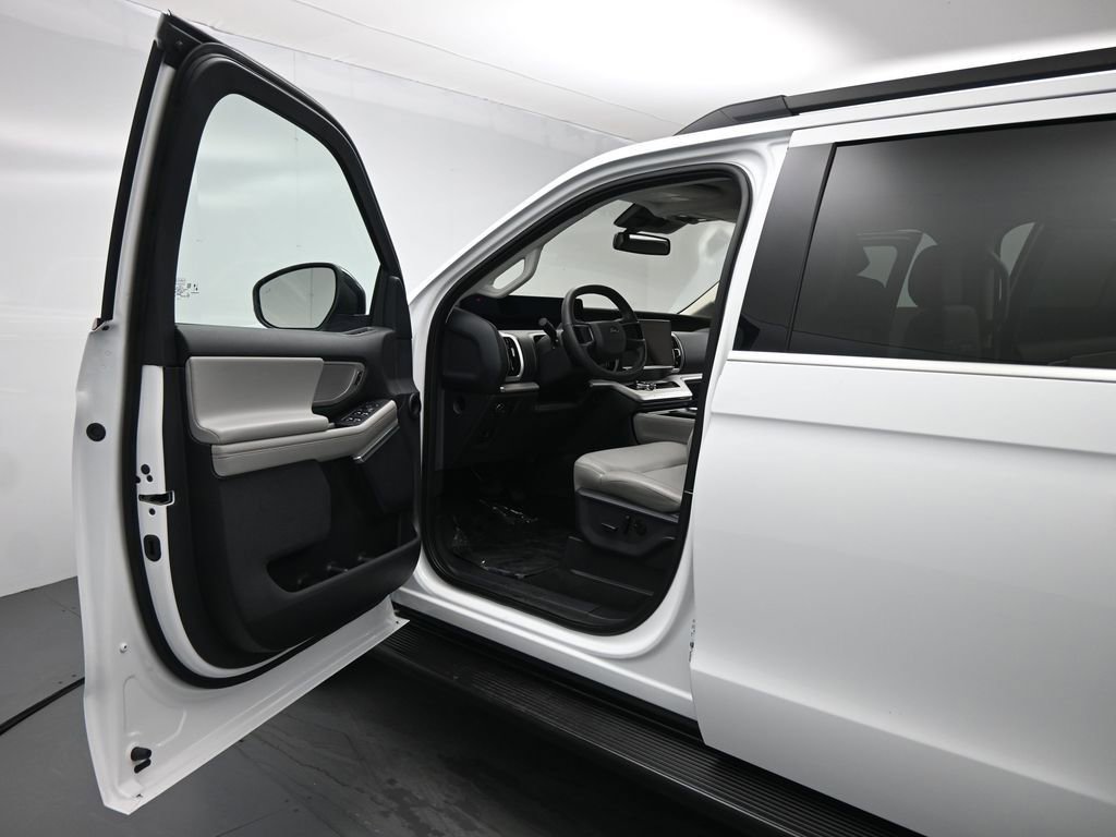 Certified 2025 Ford Expedition Max Active image 9