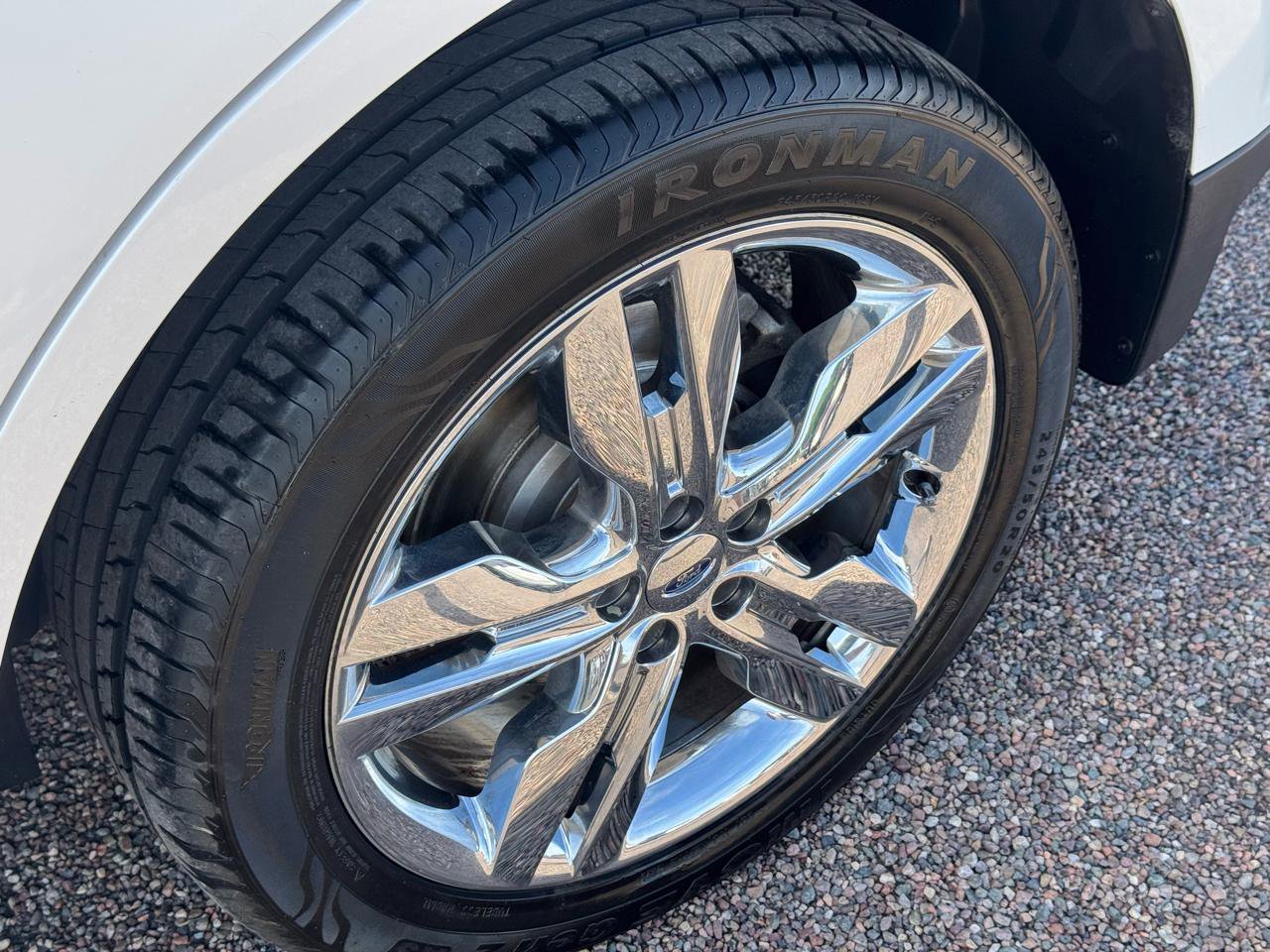 Used 2012 Ford Edge Limited FWD image 9