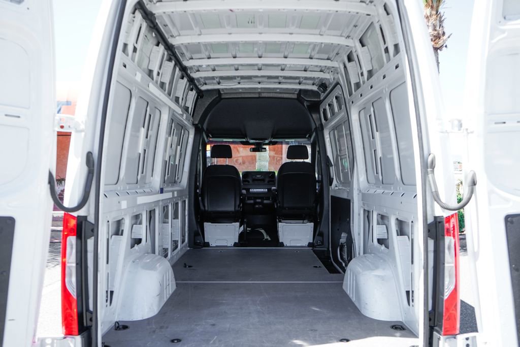 Used 2020 Mercedes-Benz Sprinter 1500 image 8