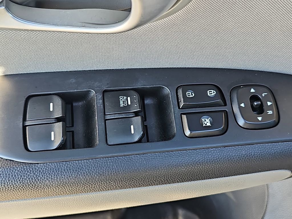 Used 2015 Kia Soul Base image 32