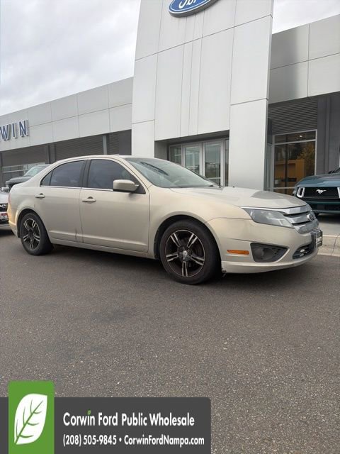 Used 2010 Ford Fusion SE image 2