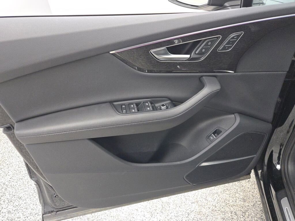 Used 2024 Audi Q7 3.0T Premium Plus image 24