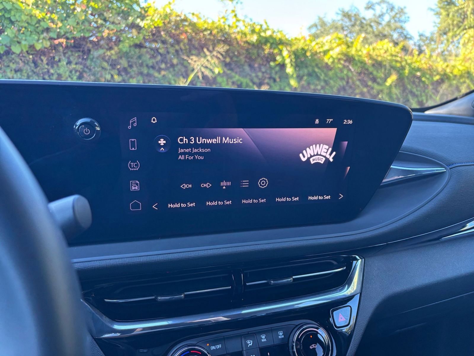 Used 2025 Buick Envista Sport Touring image 21