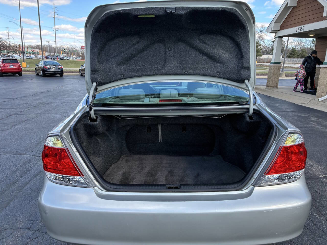 Used 2005 Toyota Camry LE FWD image 20