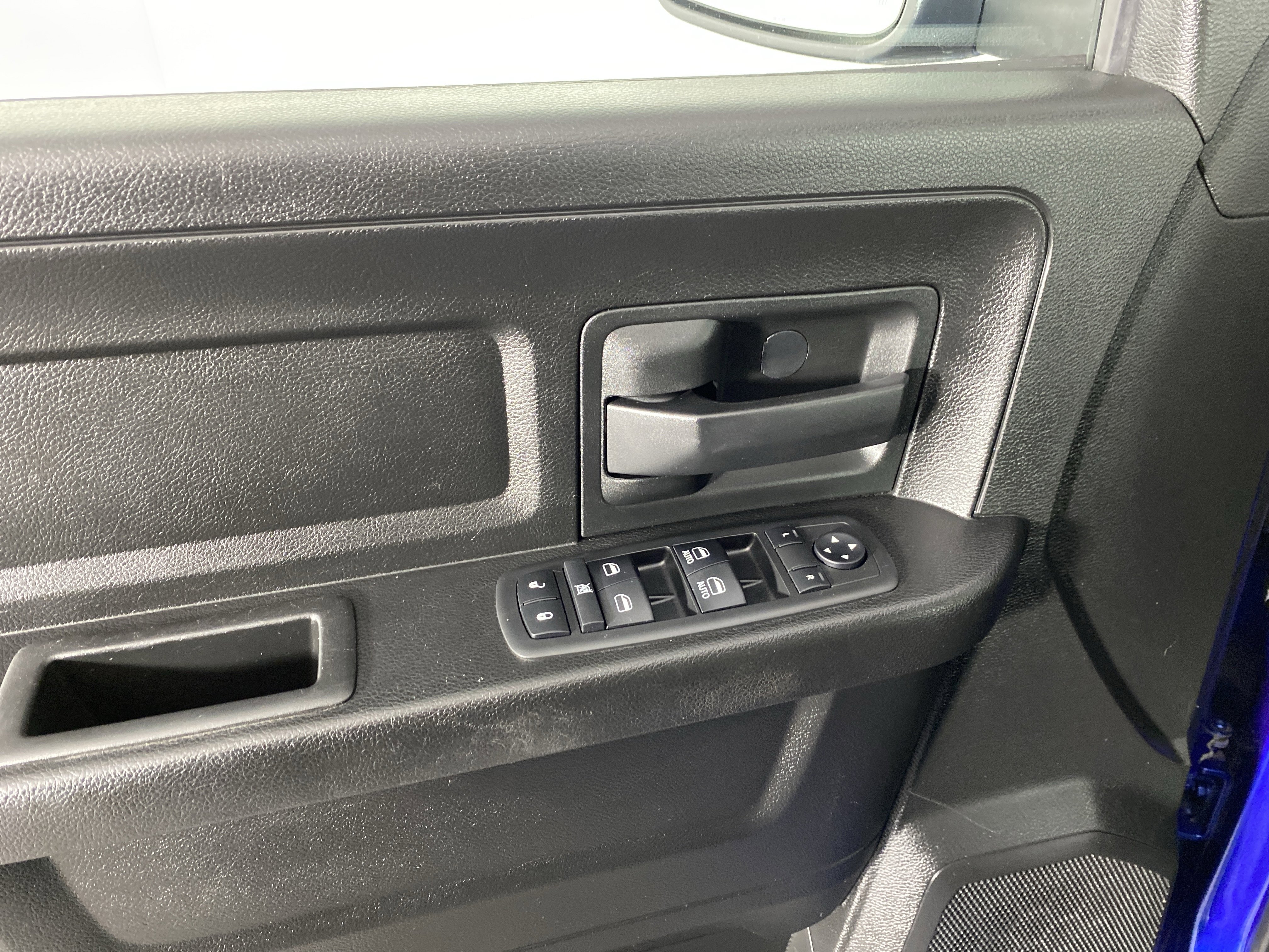 Used 2019 RAM 1500 Express AWD/4WD image 11