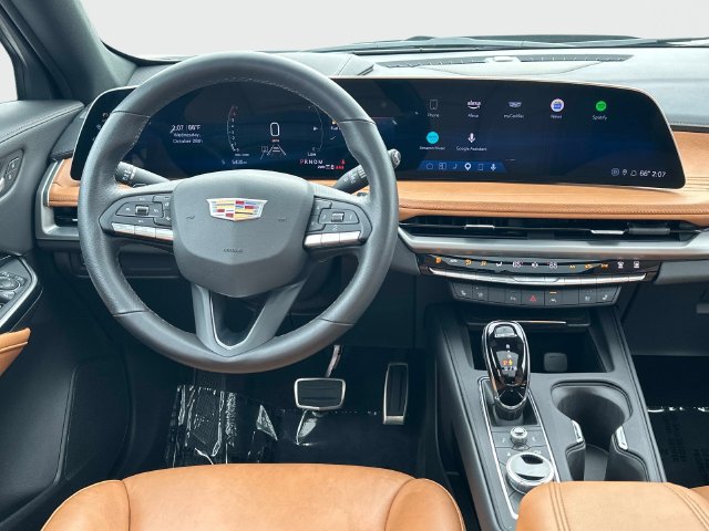 Used 2025 Cadillac XT4 Sport AWD/4WD image 2