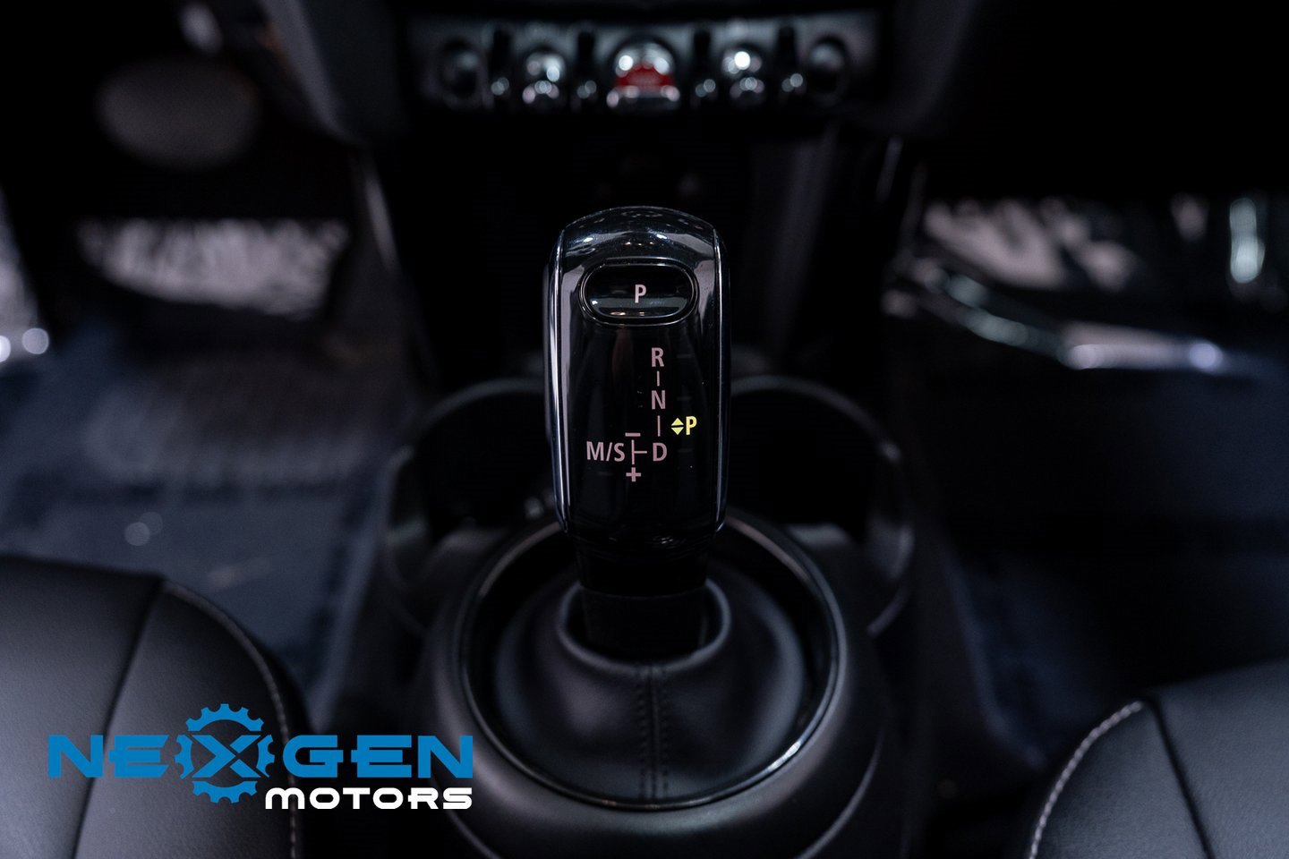 Used 2023 MINI Cooper 2-Door Hardtop image 15