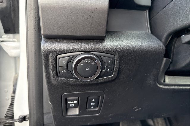 Used 2018 Ford F150 XLT w/ Equipment Group 302A Luxury AWD/4WD image 17