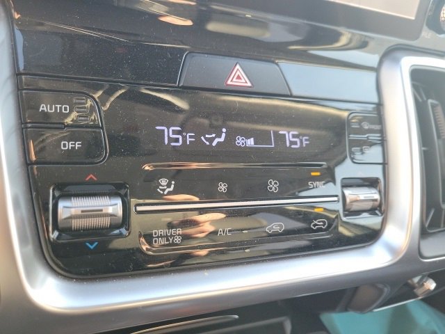 Used 2024 Kia Sorento EX image 33