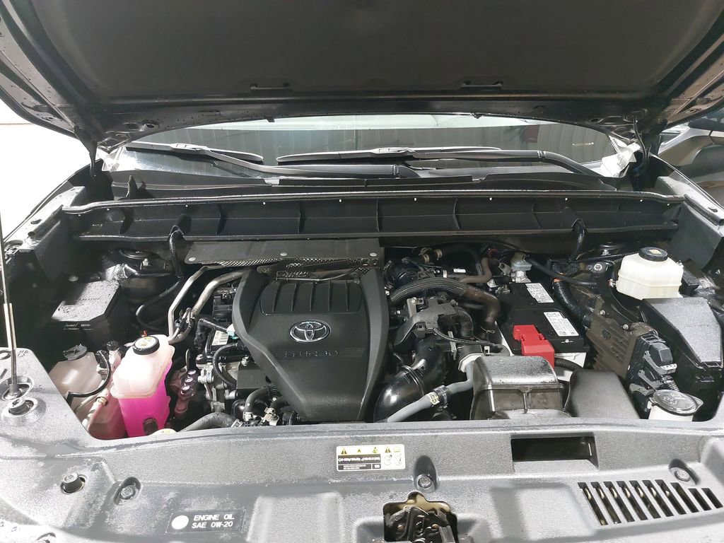 Used 2023 Toyota Highlander LE AWD/4WD image 31