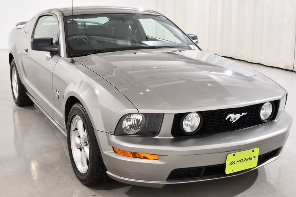 Used 2009 Ford Mustang GT Premium RWD image 4