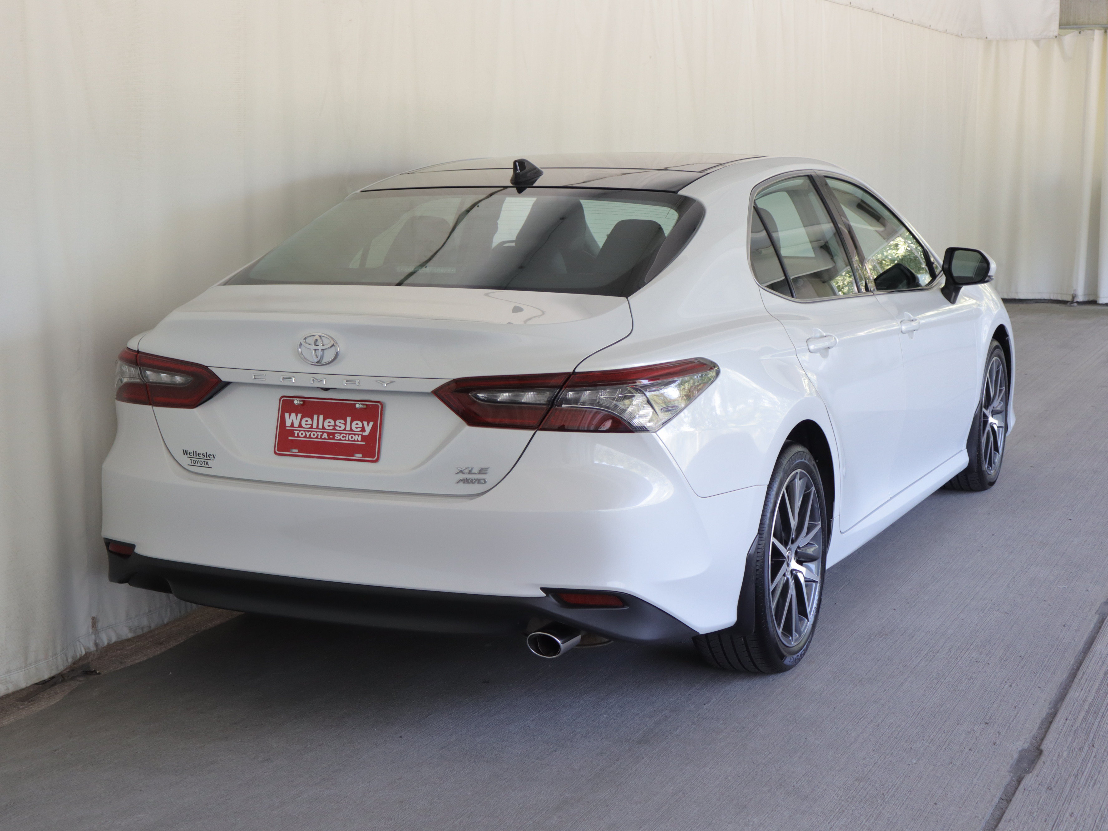 Used 2024 Toyota Camry XLE w/ Cold Weather Package AWD/4WD image 7