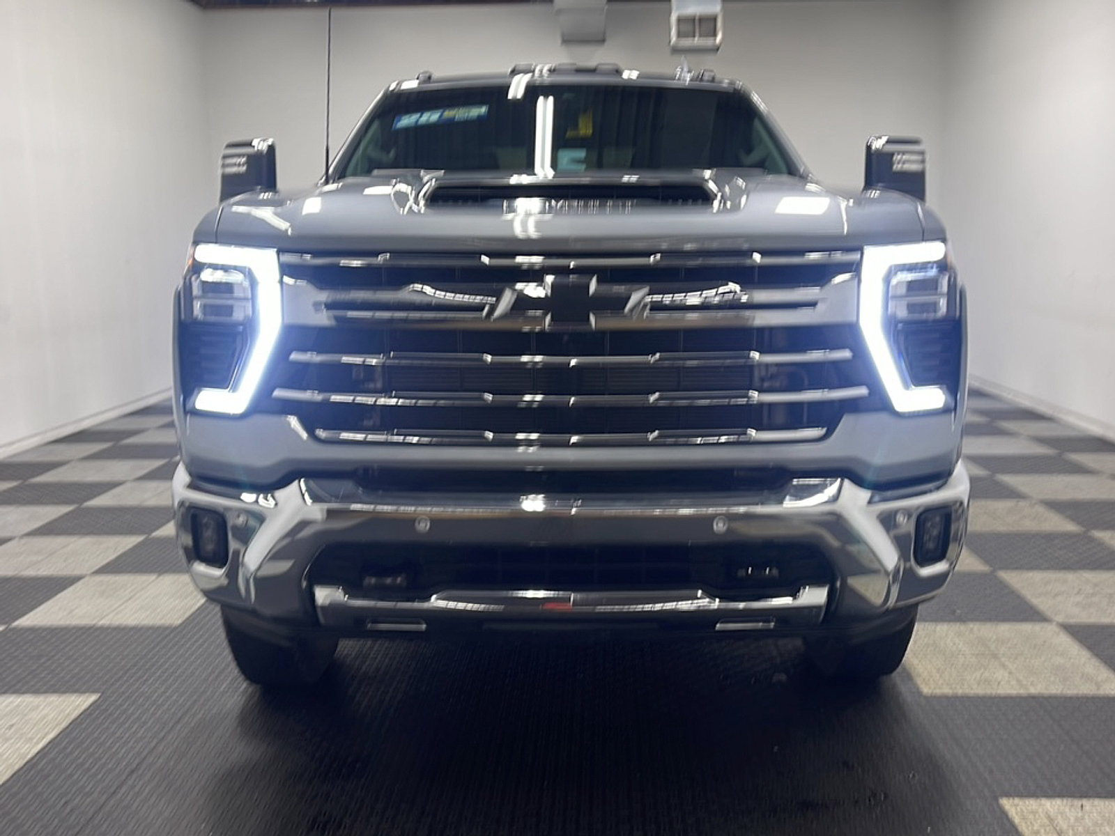 Used 2025 Chevrolet Silverado 3500 LTZ w/ LTZ Plus Package AWD/4WD image 25