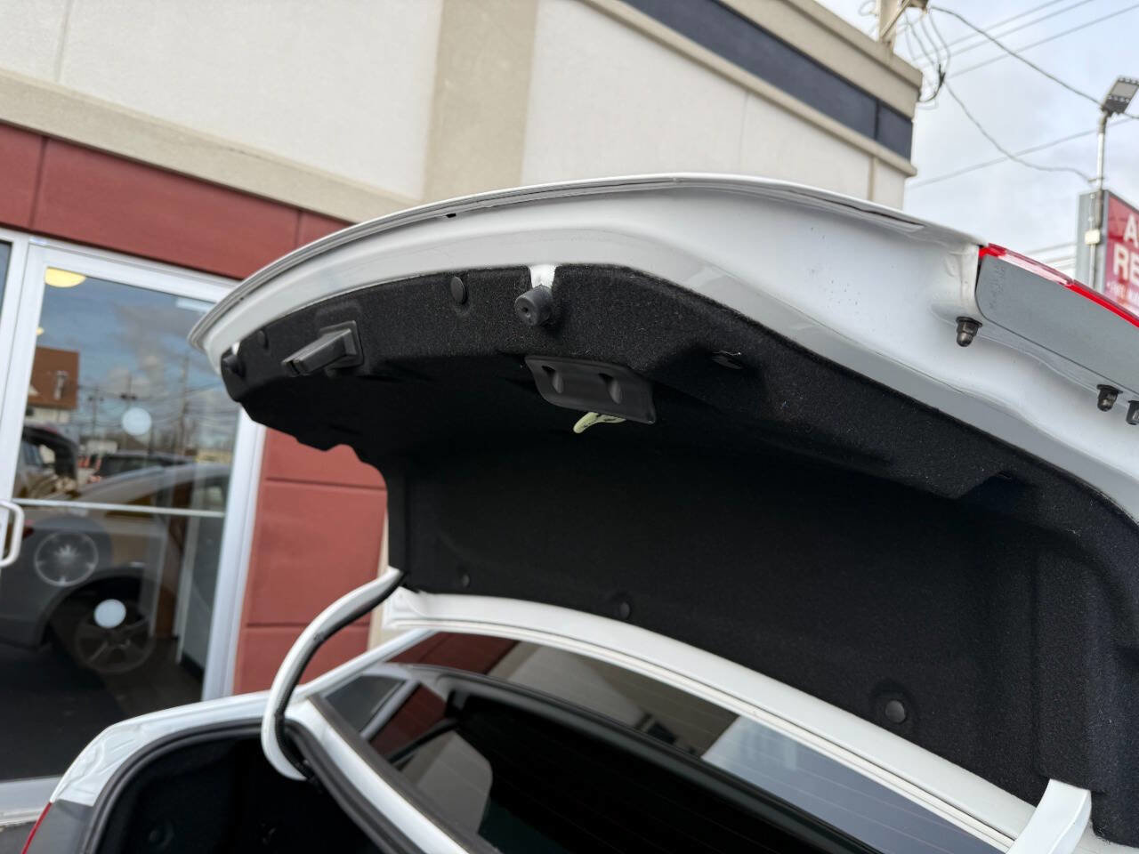 Used 2016 Chevrolet Cruze LT image 9