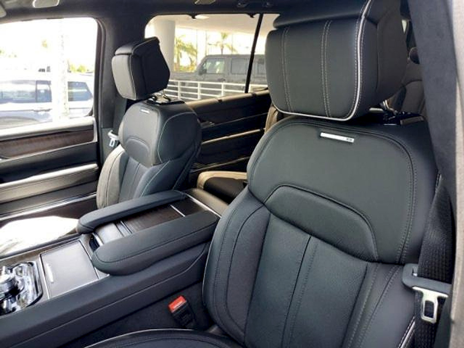 New 2023 Jeep Grand Wagoneer Series II w/ Premium Group II AWD/4WD image 12