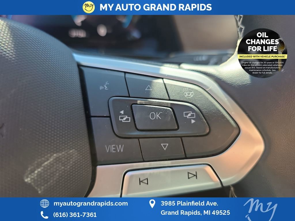 Used 2025 Volkswagen Atlas SE image 16