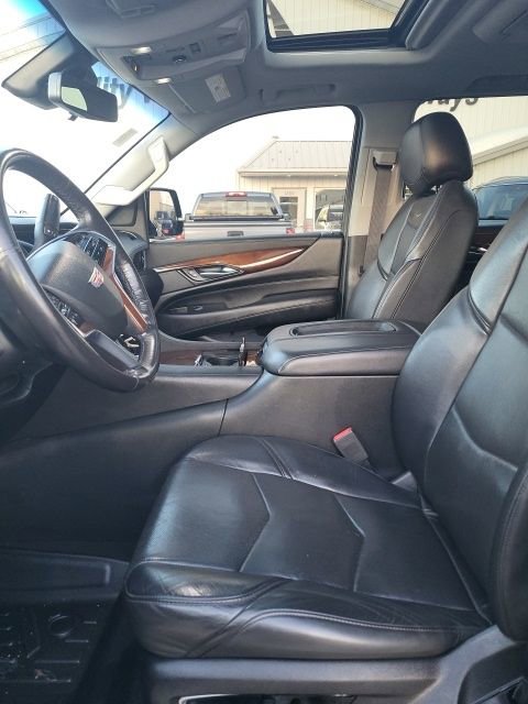 Used 2019 Cadillac Escalade ESV Premium Luxury image 13