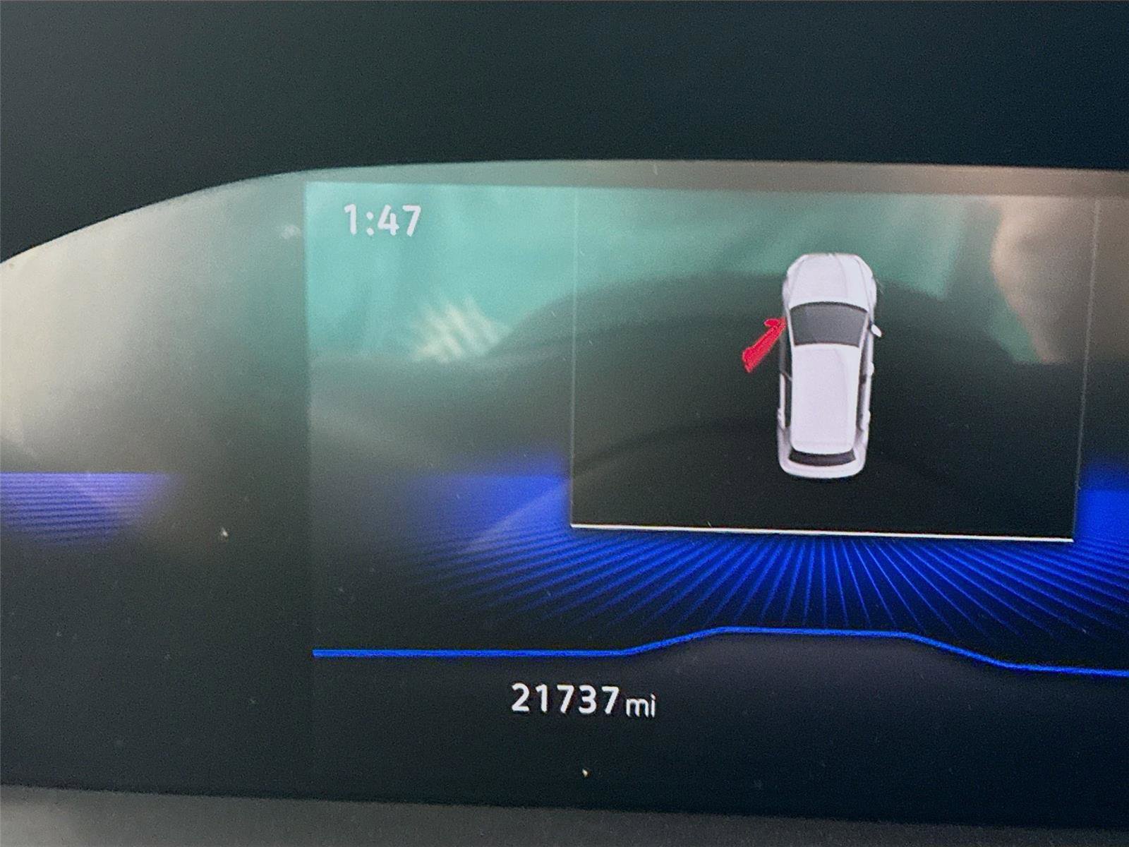 Used 2025 Volkswagen Taos SE image 6