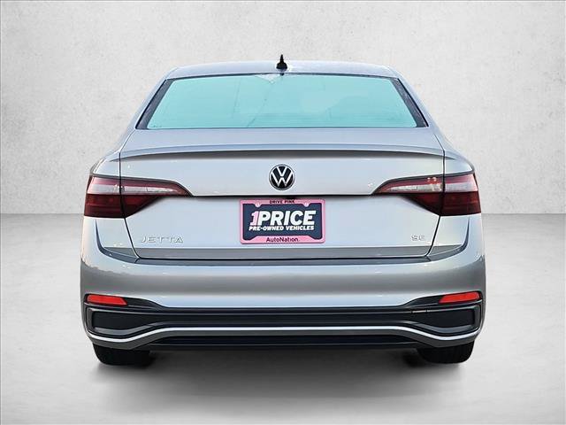 Used 2024 Volkswagen Jetta SE FWD image 7