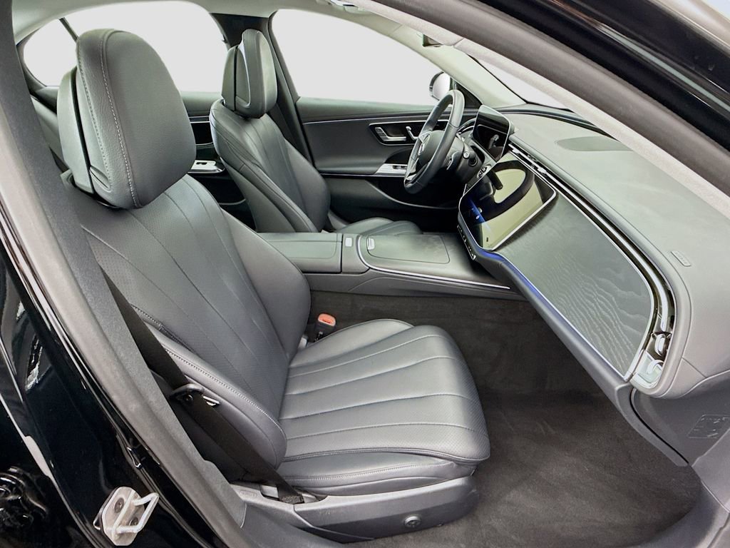 Used 2025 Mercedes-Benz E 350 Sedan image 19