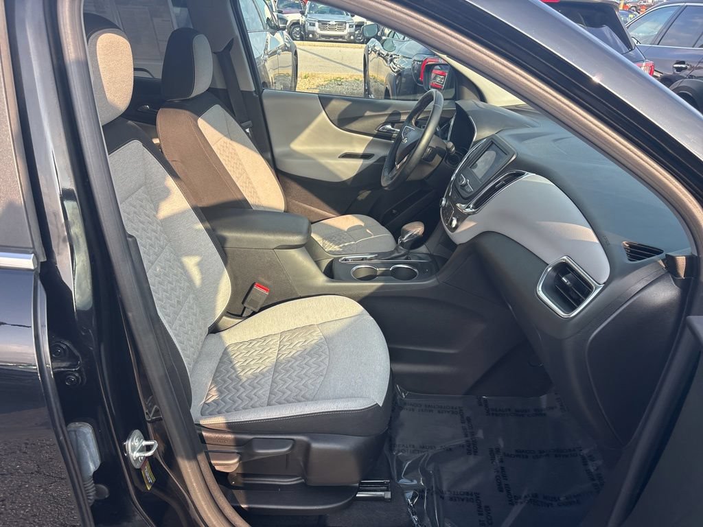 Used 2023 Chevrolet Equinox LT w/ Driver Convenience Package FWD image 8
