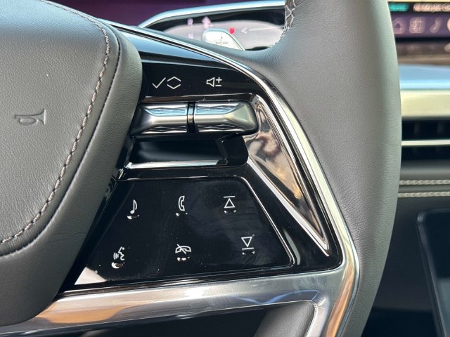 New 2026 Cadillac Escalade Platinum Sport w/ LPO, Floor Liner Package AWD/4WD image 31