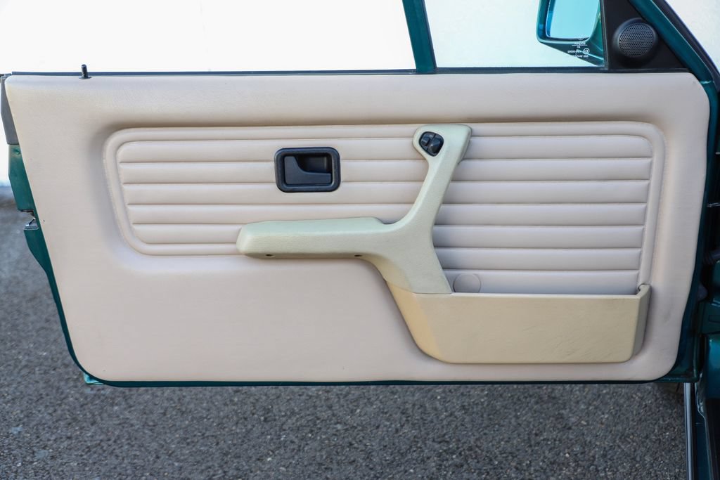 Used 1992 BMW 325i Convertible RWD image 51
