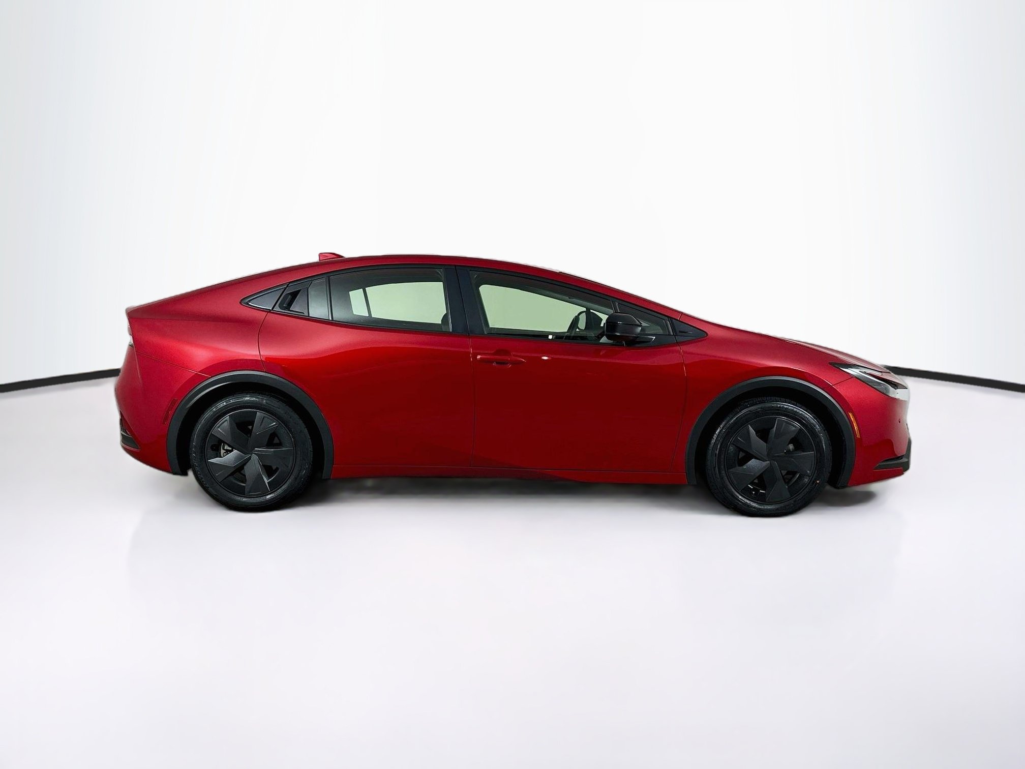 Used 2025 Toyota Prius LE FWD image 10