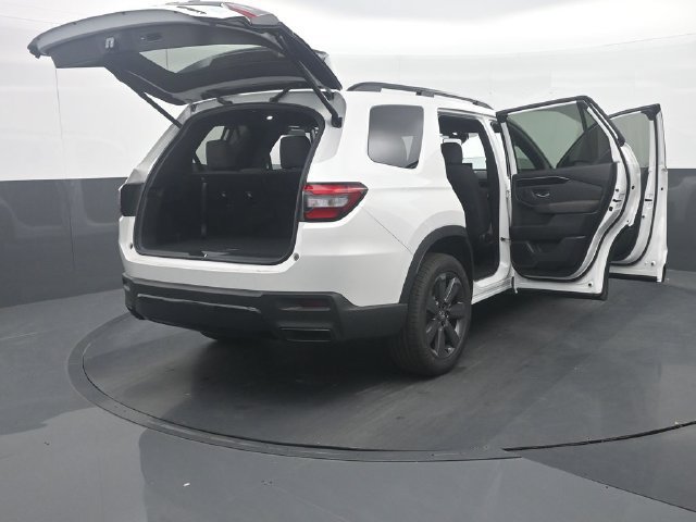 New 2026 Honda Pilot Sport image 40