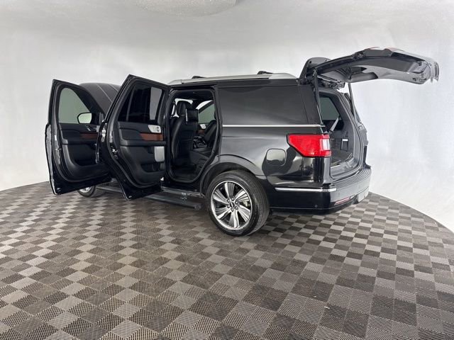 Used 2019 Lincoln Navigator Reserve w/ Cargo Package image 18