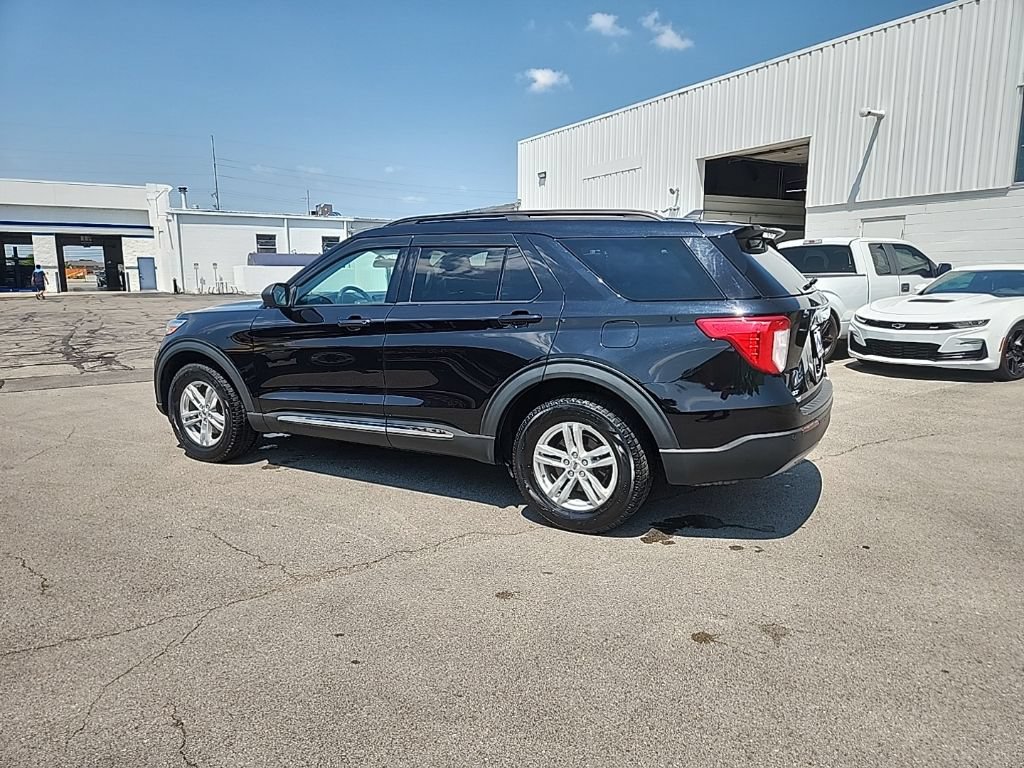 Used 2022 Ford Explorer XLT AWD/4WD image 9